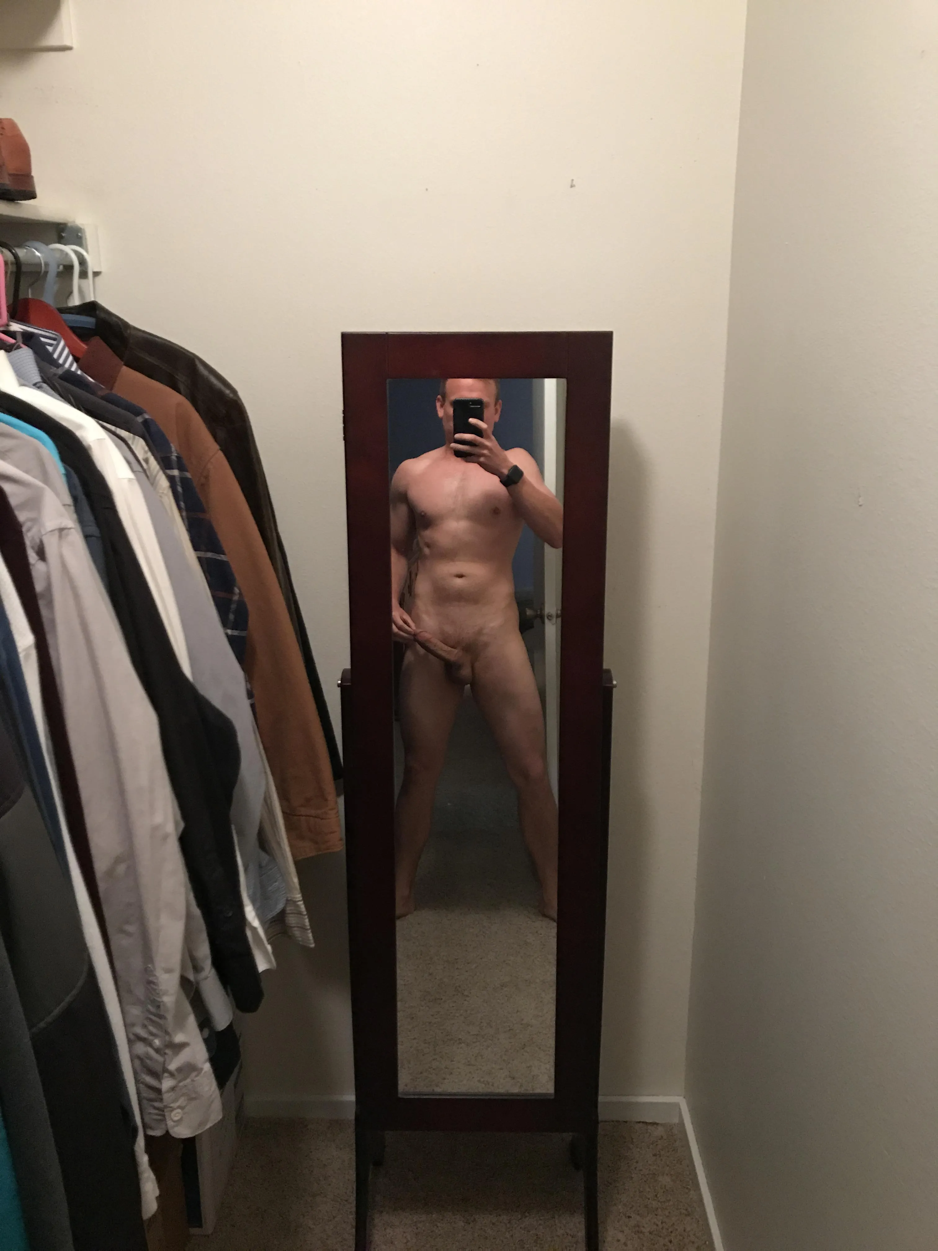 37 M4FM Who’s drunk this weekend and wants to watch their wife/girlfriend/bff get fucked?