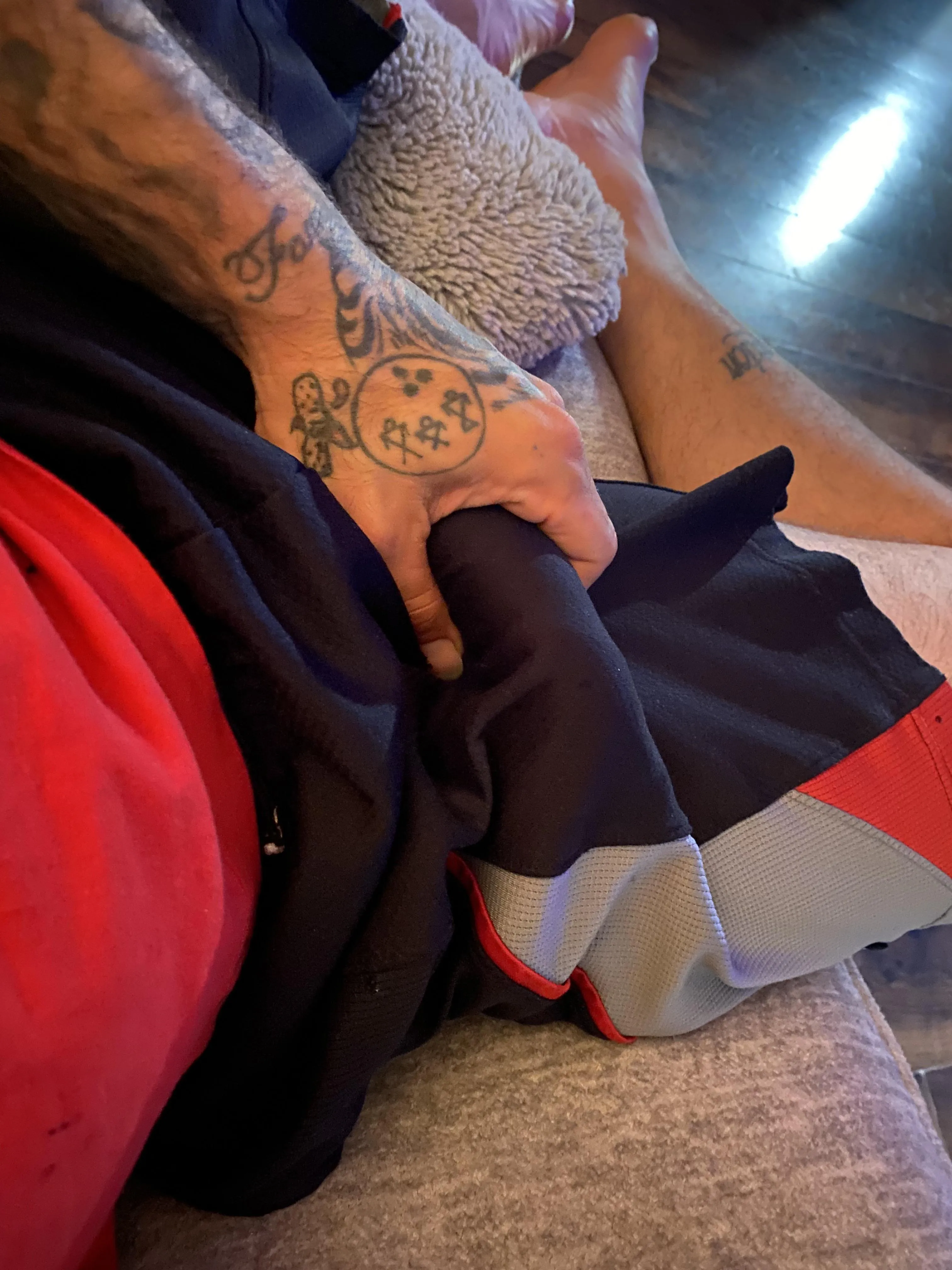 Are you sexy and lonely? Date Night with My Husband! We are new to the area and would love to start exploring the local hotties 😝