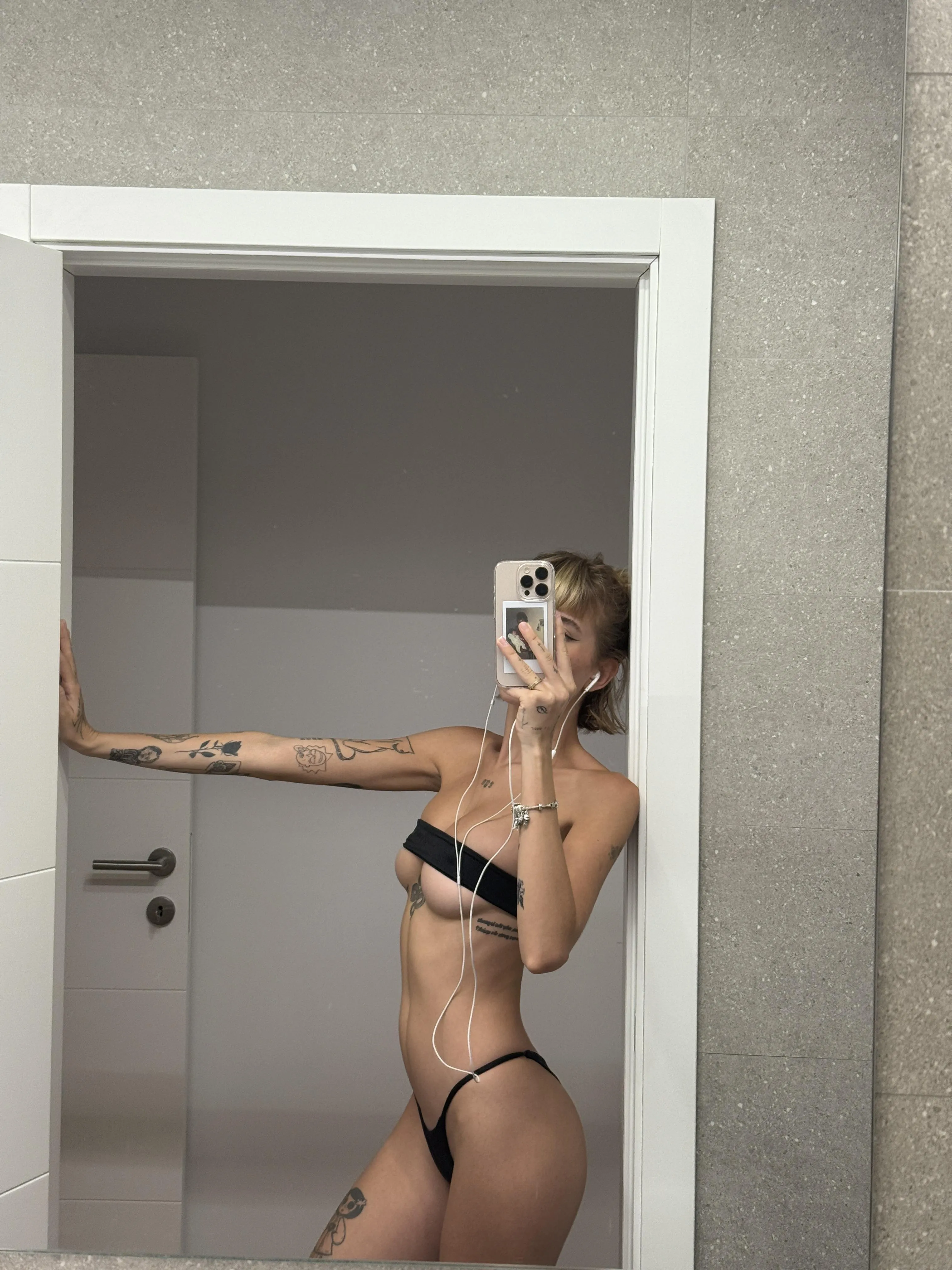 can this small ass girl can turn you on?