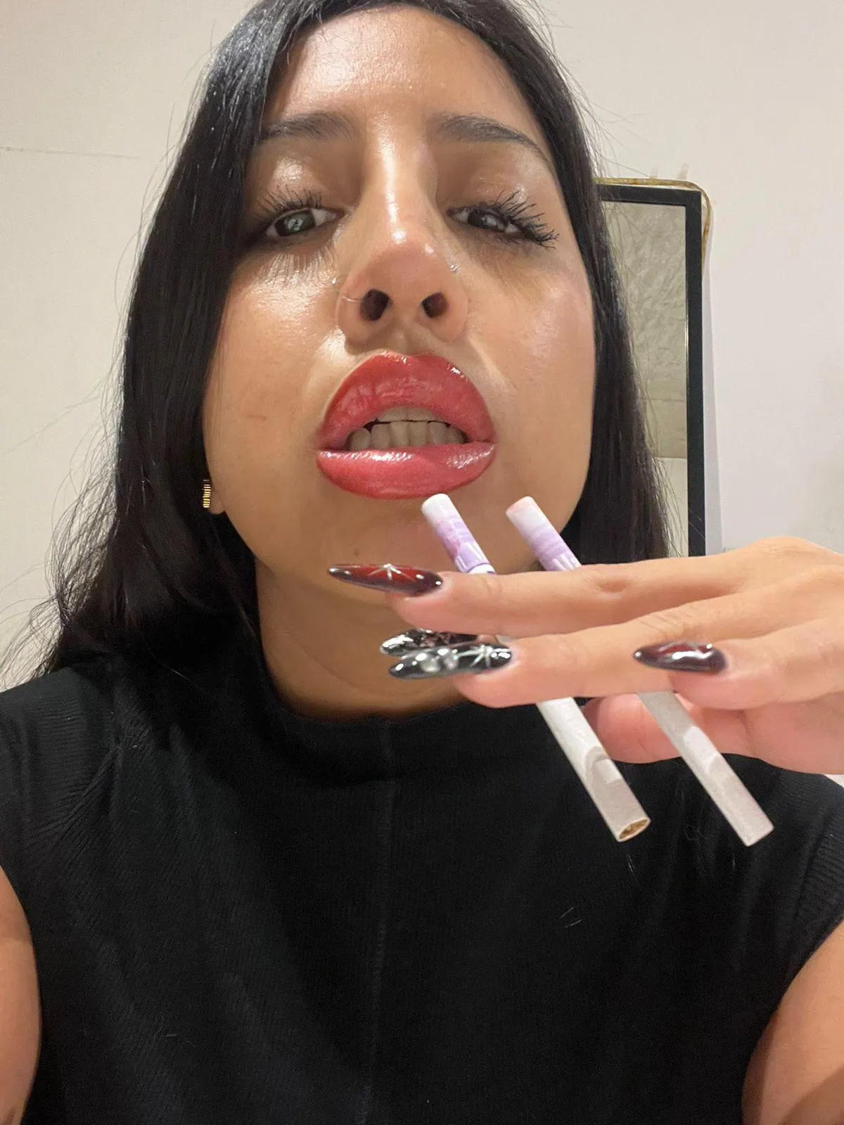 Do u like my lipstick?🥵🥵🥵