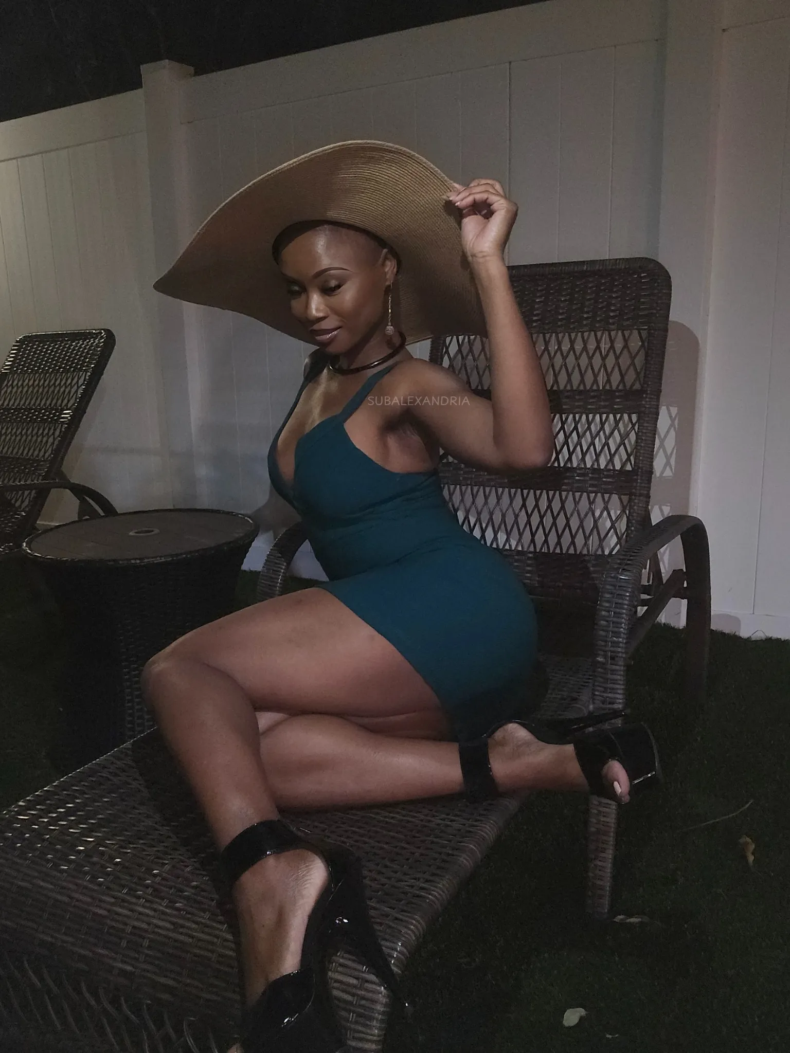 [F4F] Seeking Female Only Collabs | South Florida (Miami/Hollywood/Fort Lauderdale) Submissive x Sensual x Verified