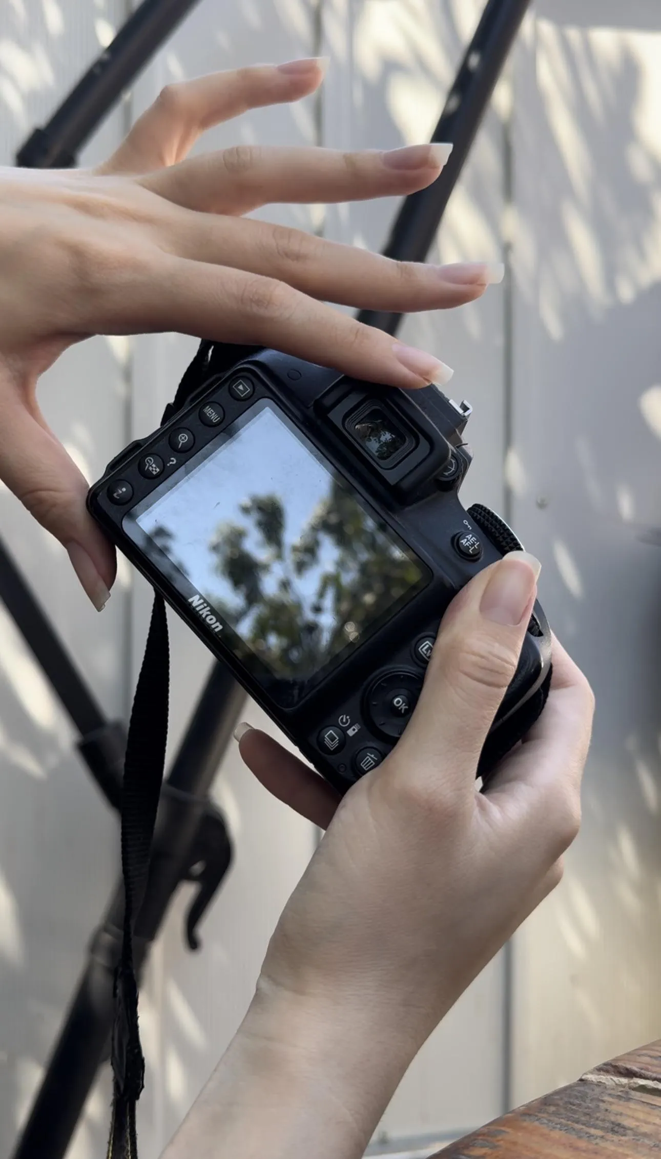 Graceful fingers 📸