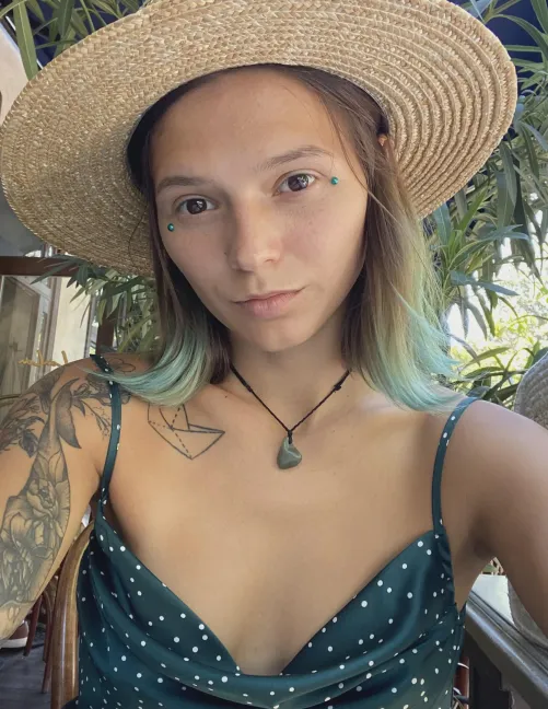 i never smile with my teeth do i have a pretty smile tho