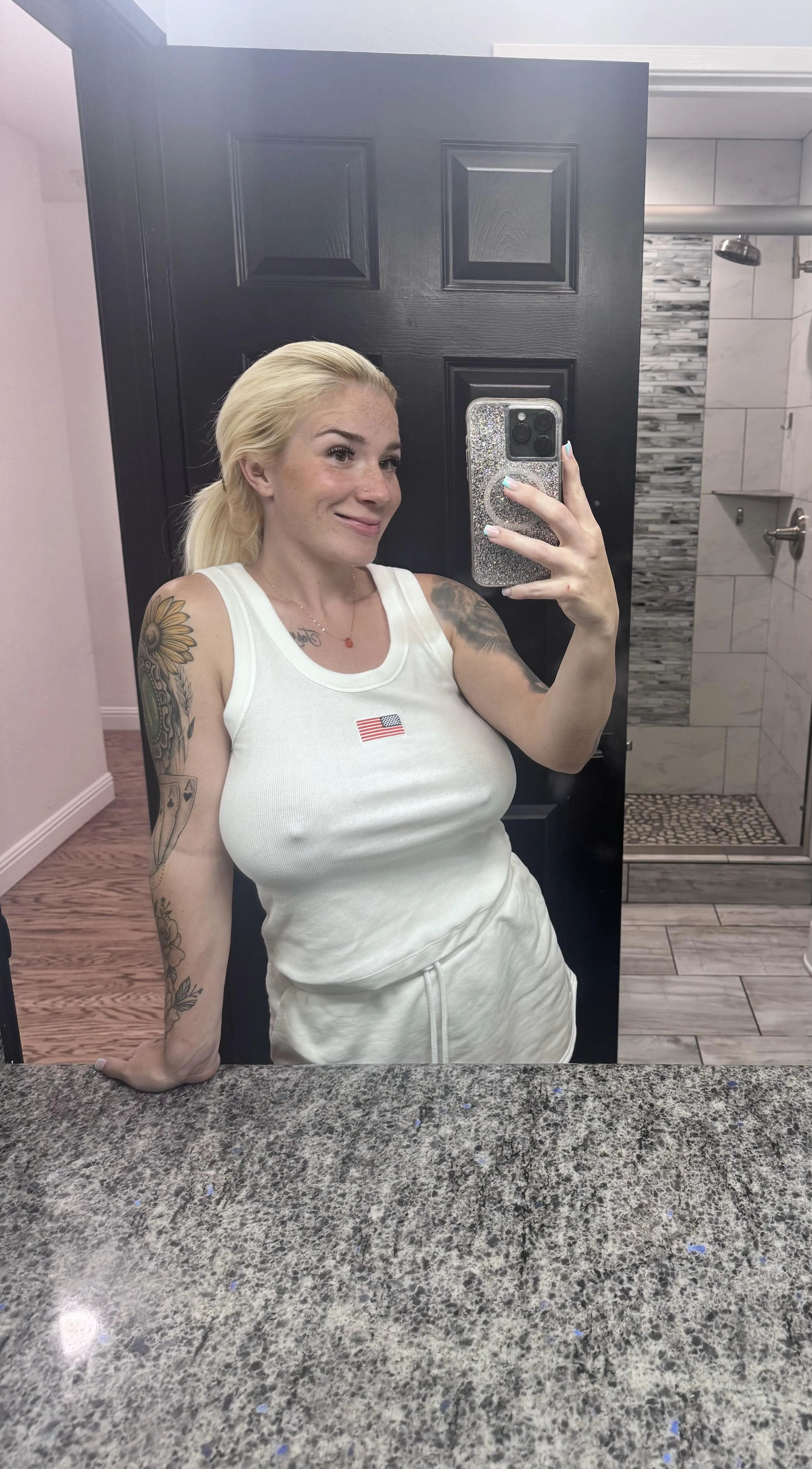 🇺🇸🫶🏼 my nips as free as the beautiful country I live in.