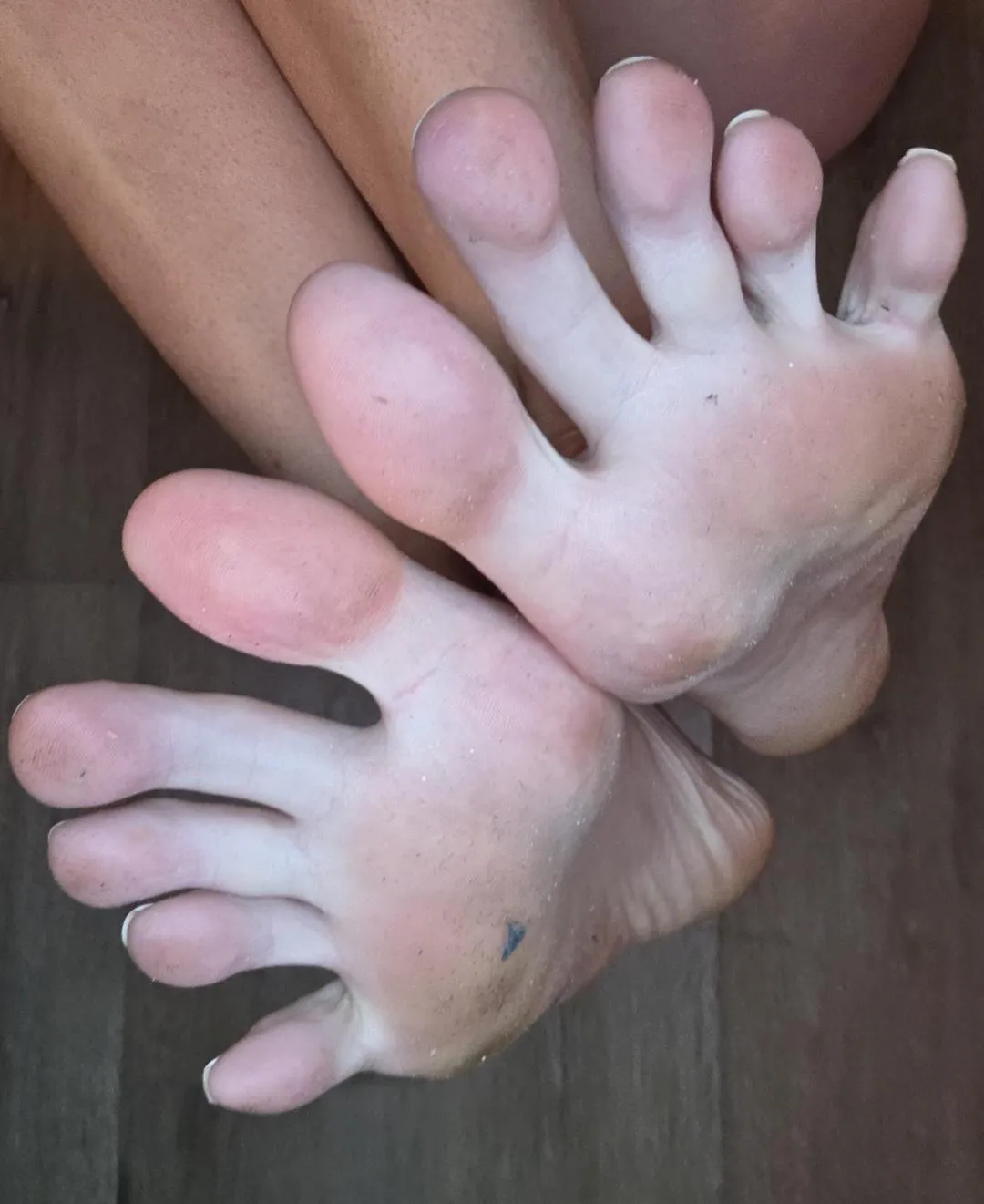 No lie, the stinkiest, longest toes you'd ever smell in your entire life. 🥵