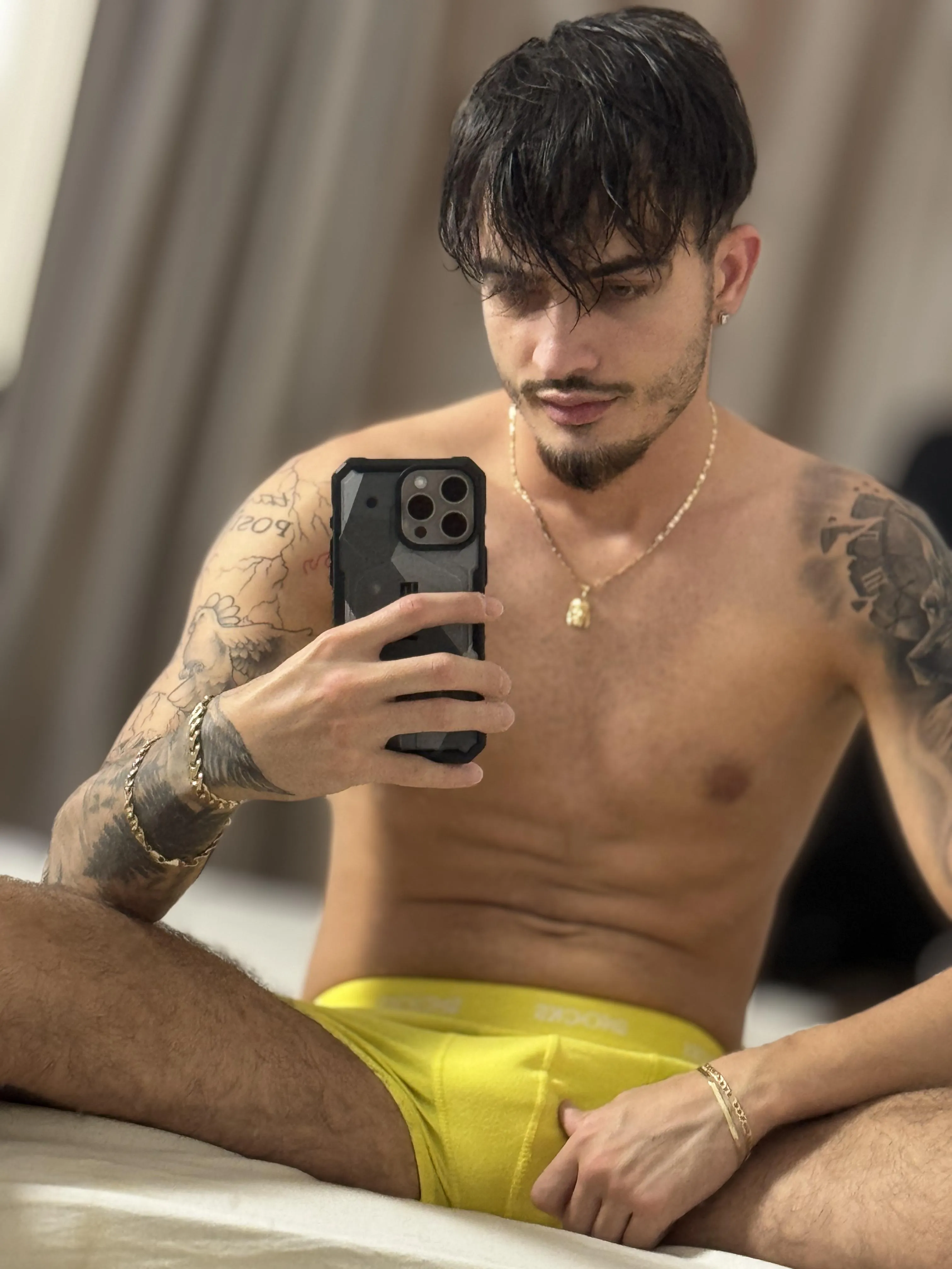 When life gives you lemons… wear them. (23)