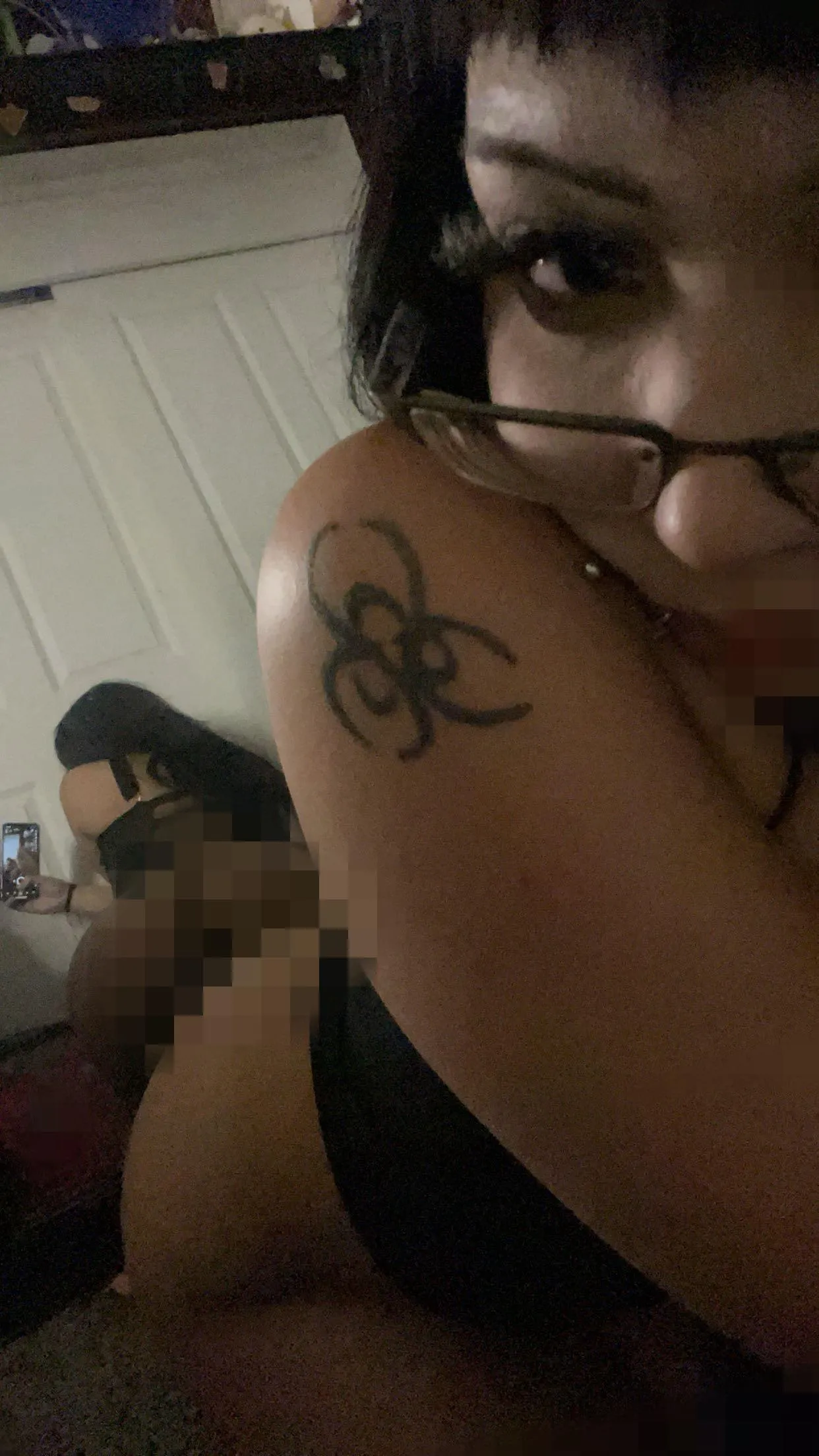 your asian goddess is ready for a withdrawal. chop chop piggie😈🖕🏼