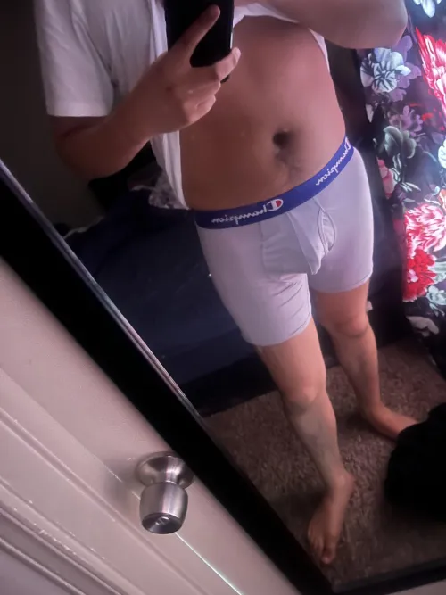 23 [m4f] Mexican looking to eat someone out tn