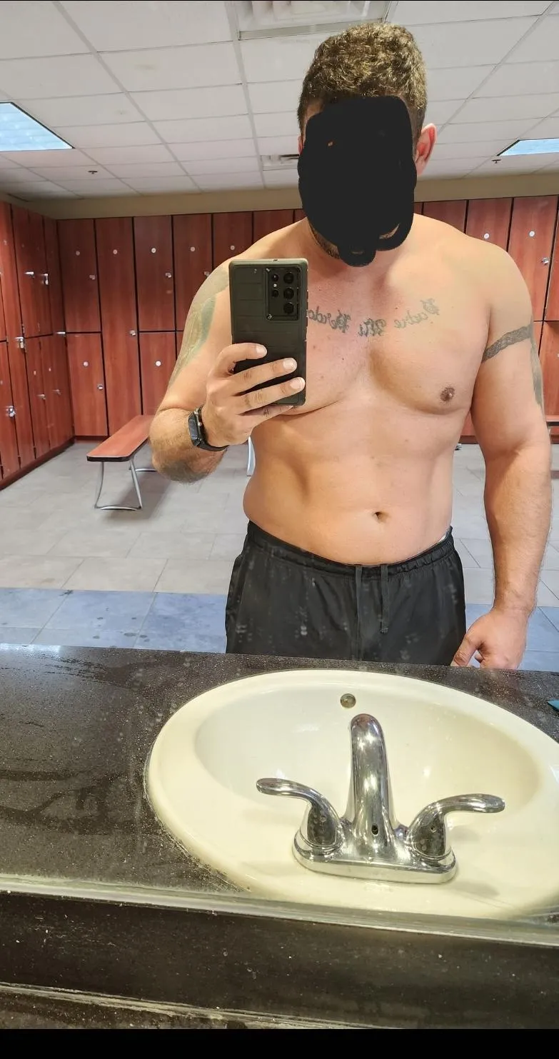 [31] time for the gym, who wants to be my cardio