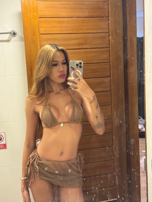 Am i fuckable blonde?