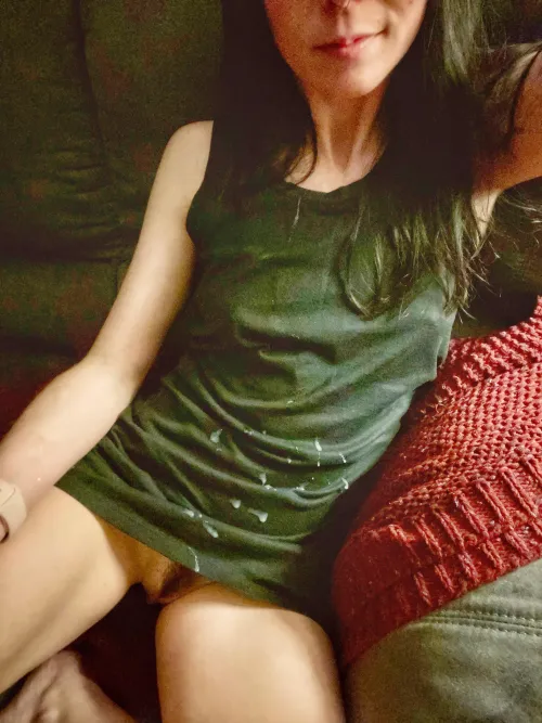 Cum against black looks so nice