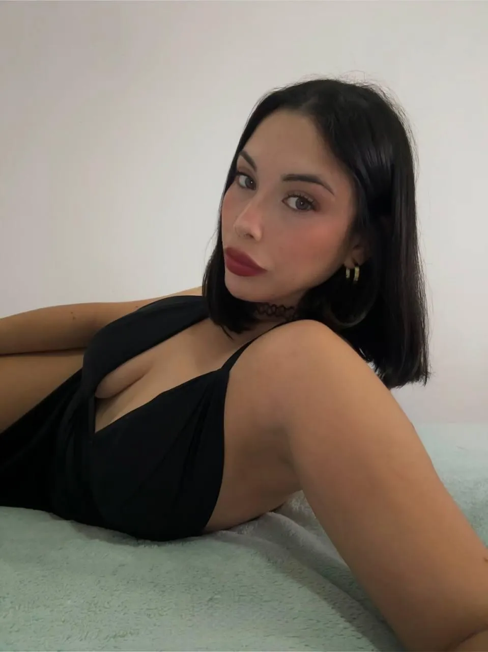 drop a ❤️ and I'll send u nudes (first 119 guys only)