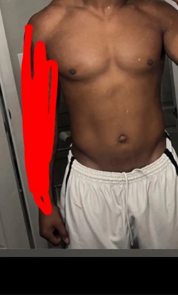 Fit muscular bbc looking for casual fwb