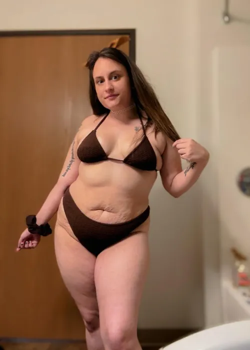 If I’m 29, a mom of one, did I earn my milf badge yet…