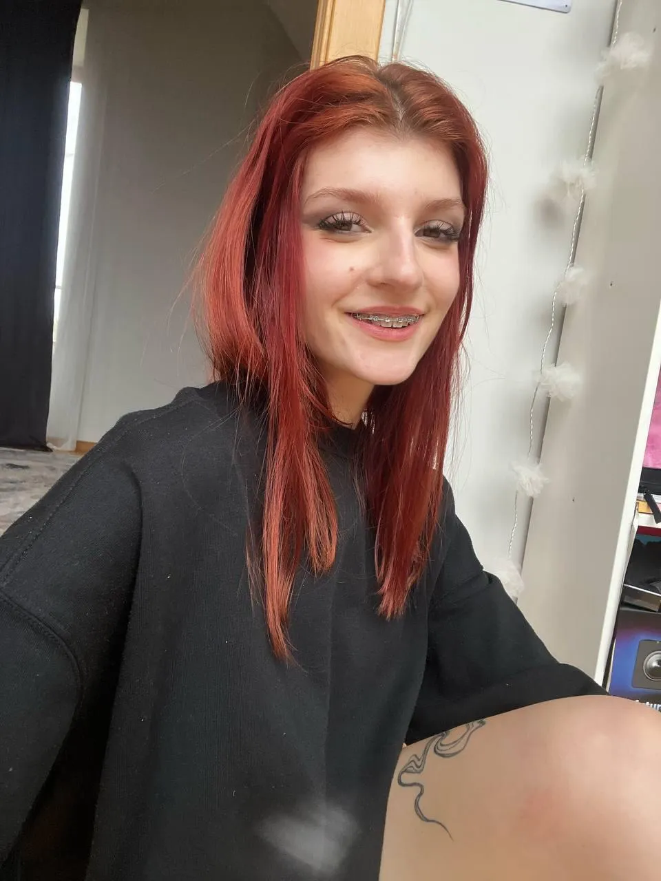 lowkey obsessed w how my thighs and braces both showed up like main characters today