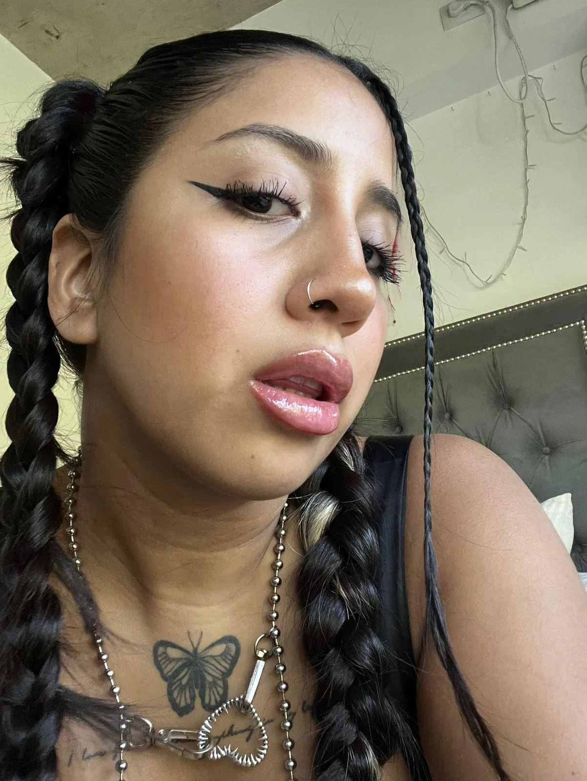 Sexy lips 💋💋💋 check for more