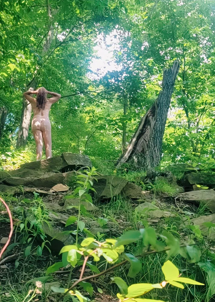 Spent the weekend in the mountains. Feared for my life climbing up for this photo...🤣