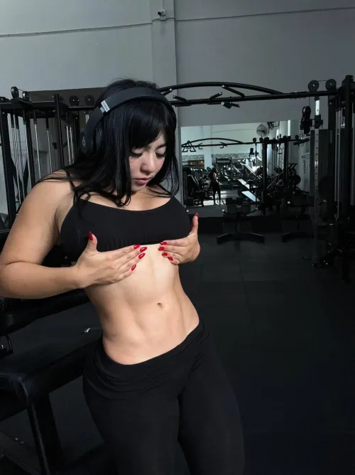 Grinding for that goddess body.