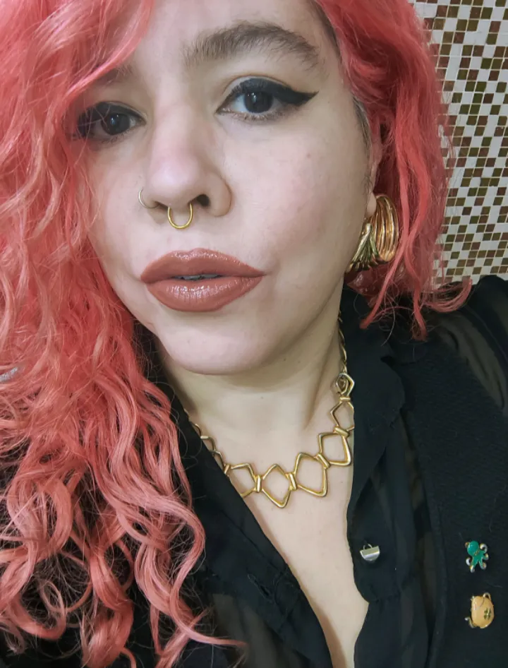 I want to have you on your knees before me while I put on my makeup.