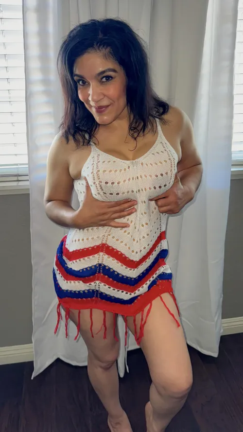 No bikini? No problem. Uncle Sam didn’t say I had to behave 😇🇺🇸