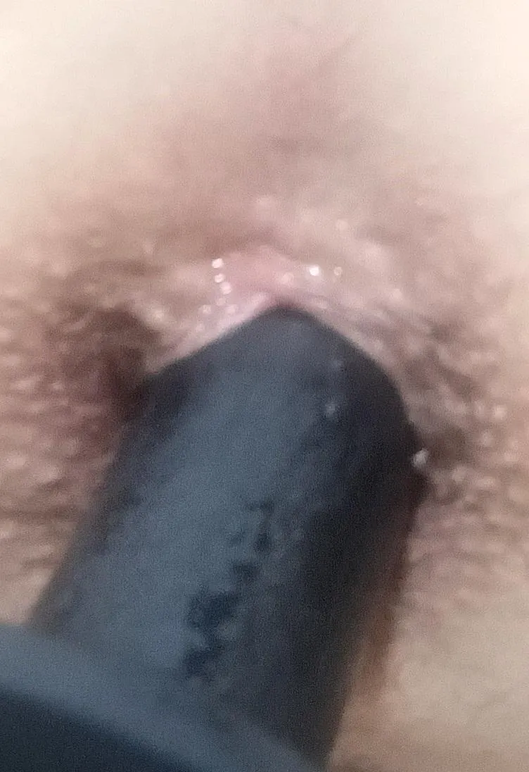 Spread open lips