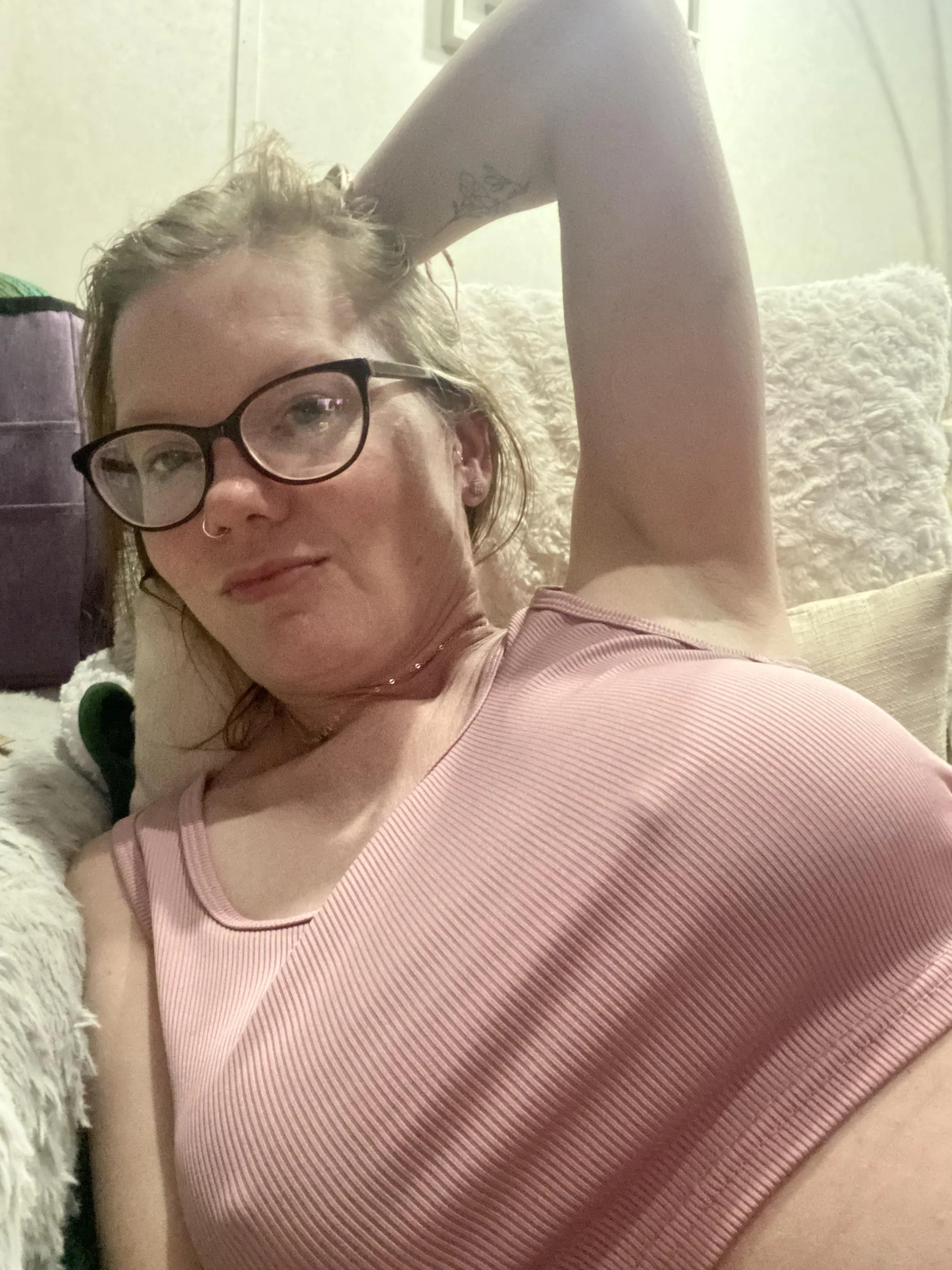 Sundays were made for no bras