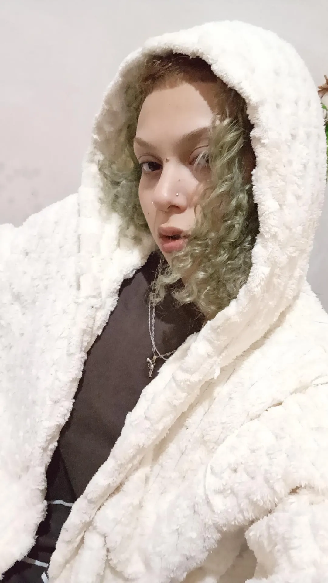 Today I woke up very comfortable in my big, soft housecoat.