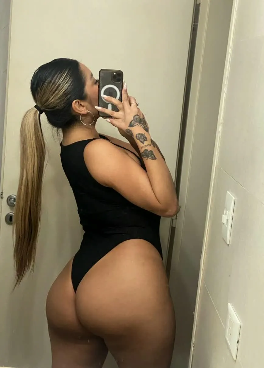 Would you let an Asian hotwife sit on your face?