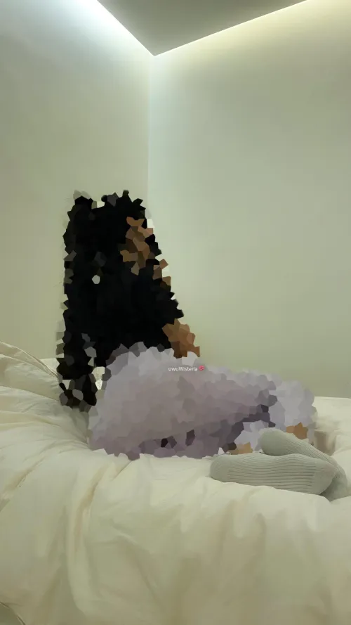 you stare like it’s yours. it never was 🫰🏼