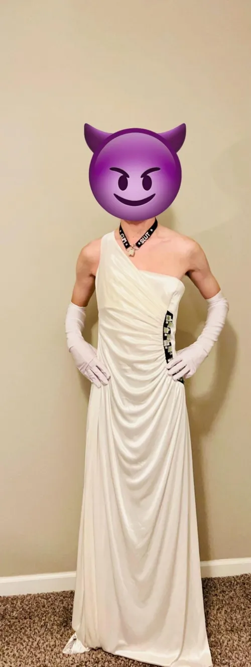 Anyone wanna own me? I’m ready for the wedding ;)