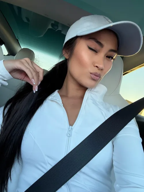 I am perfect to become your Golf partner😈