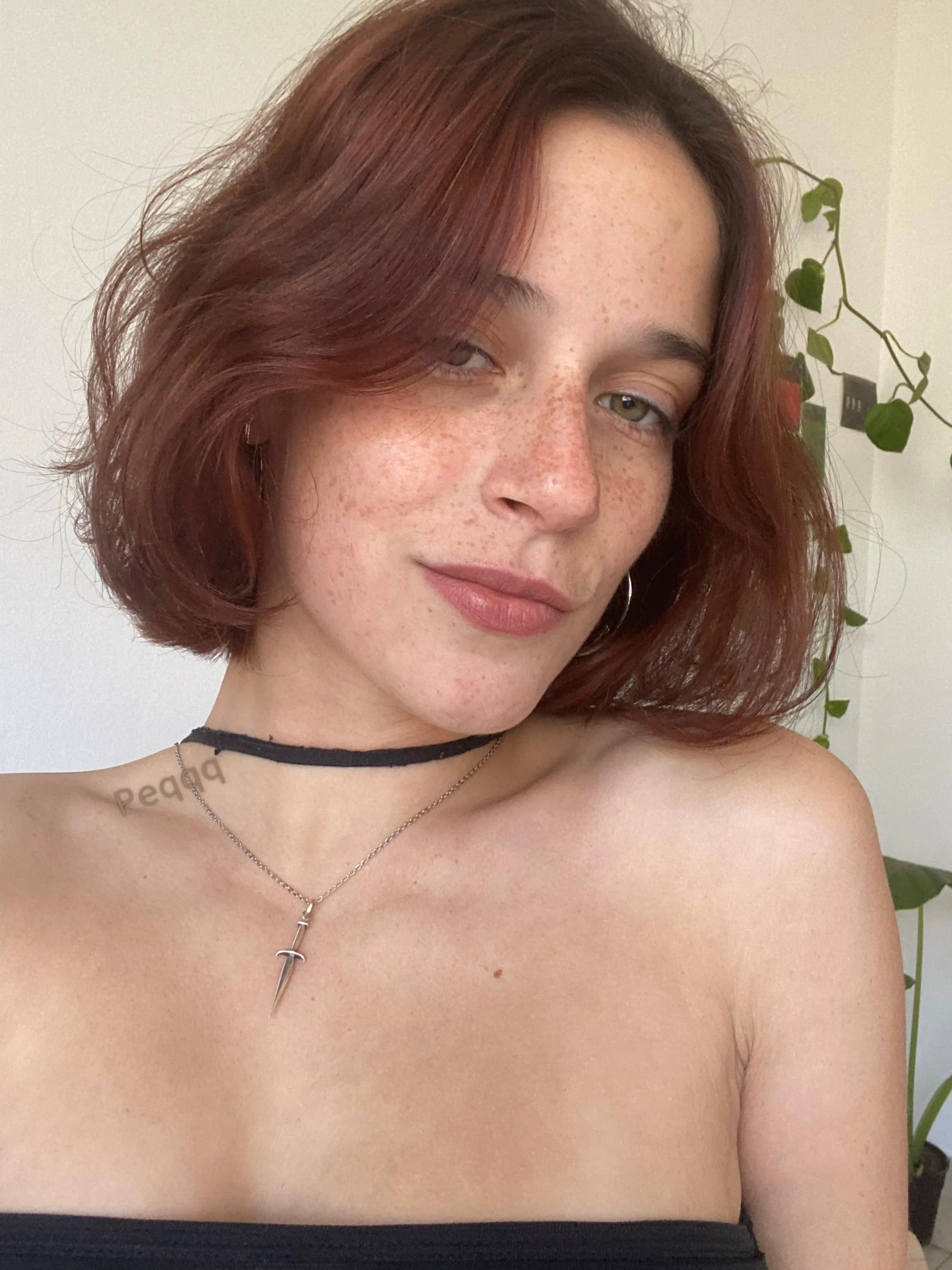 A single look can be sexy - and a lot of freckles even more!