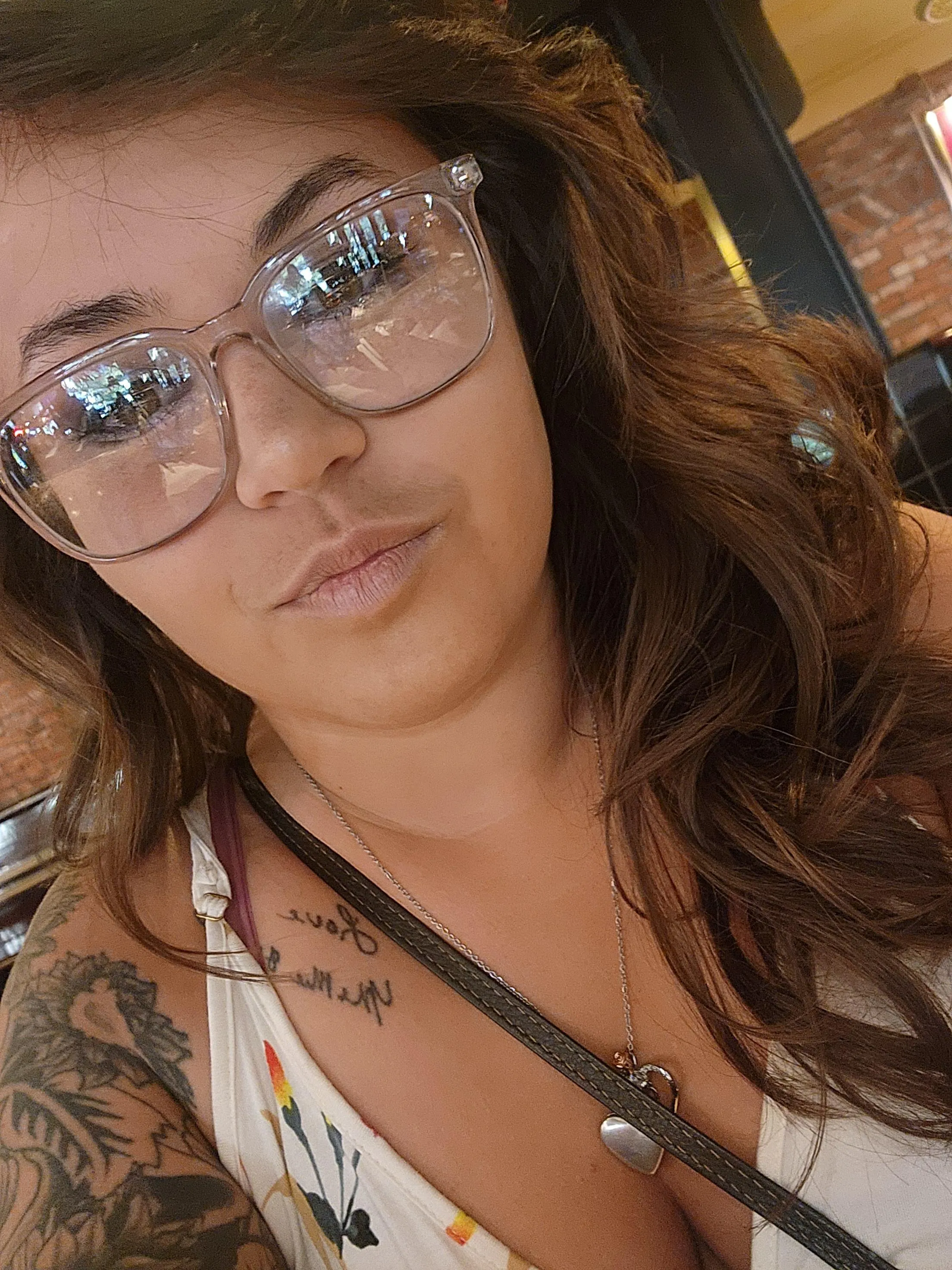 Dallas : 25 female looking for older attractive sugar daddy/bull