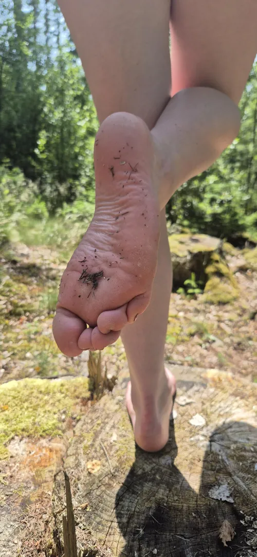 Eat it all up ❤️ Sweaty and dirty feet from walking barefoot💋