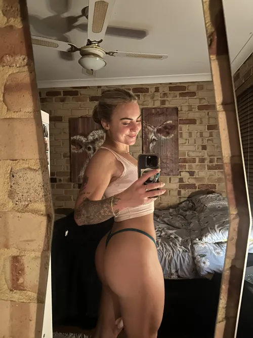 I'm picking random redditors to send nudes to, who's in? ( only the first 75 ;)