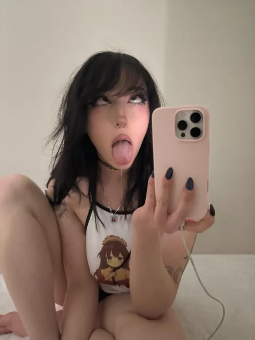 Imagine me kneeling, waiting to be glazed