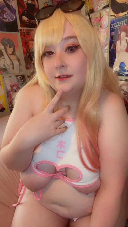 marin shows off her slutty tits and chubby tummy in a cute swimsuit 💞