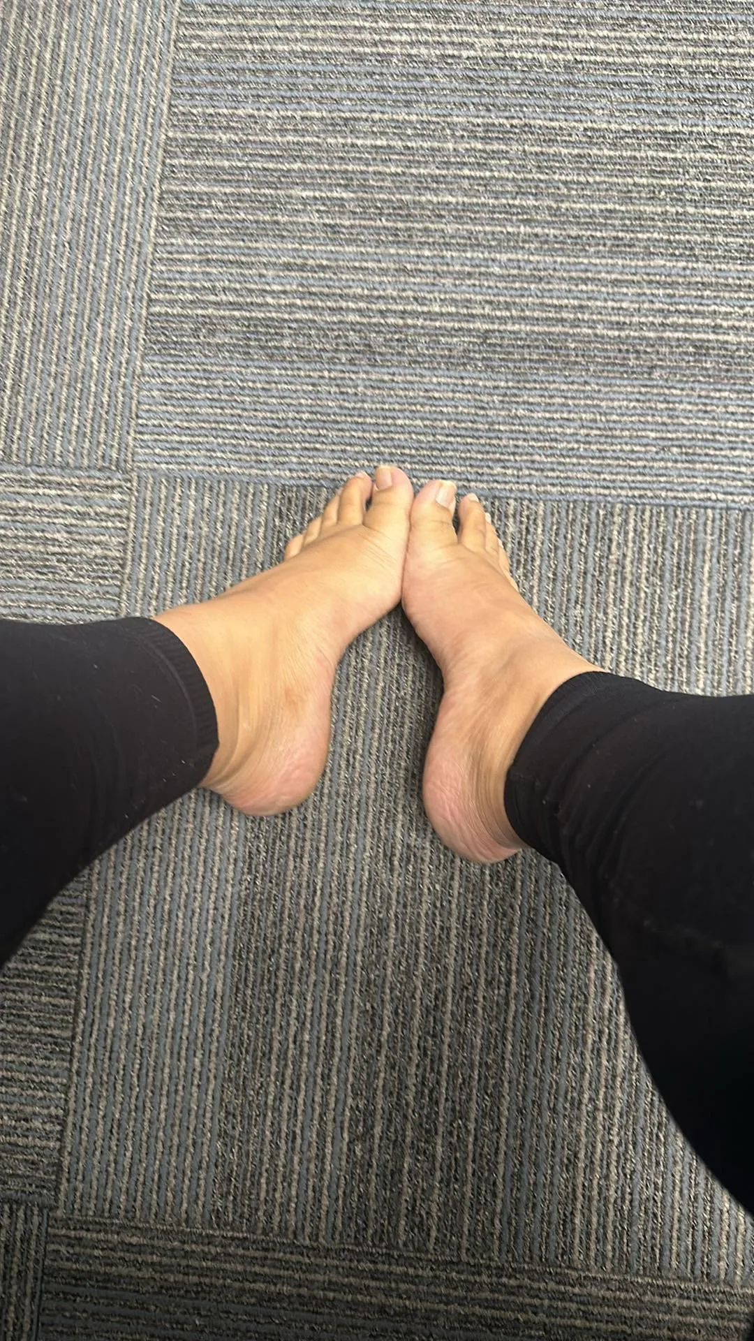 Please upvote my brown feet.