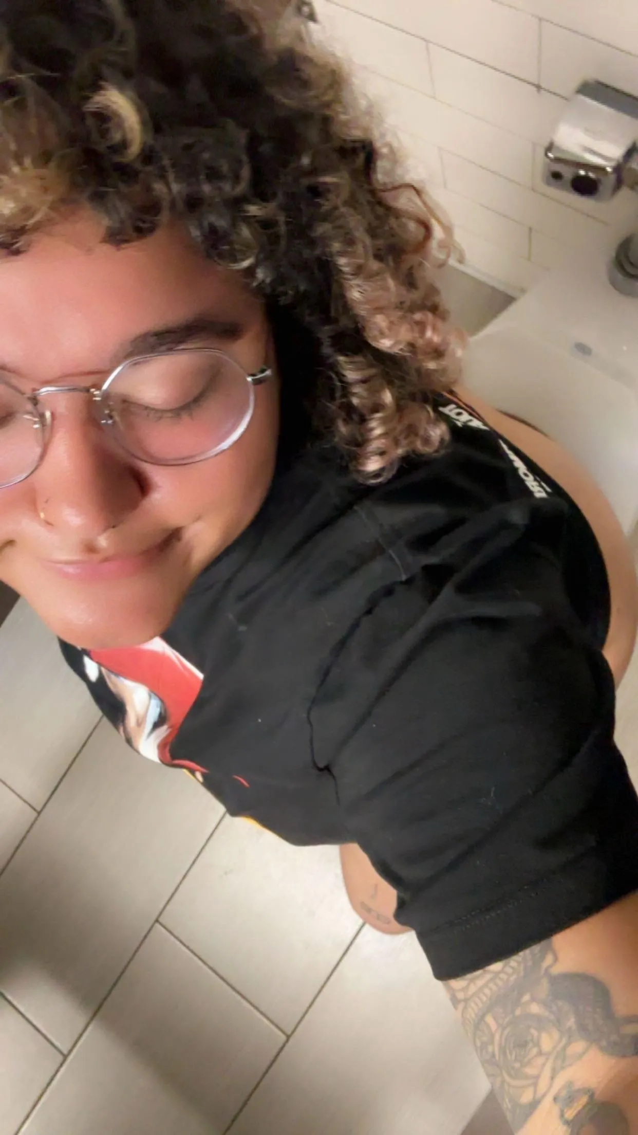 The public toilets are my favorite 💖ft curly hair