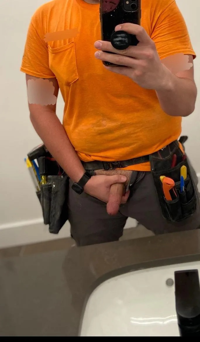 Using a customers bathroom on a service call 🪨😏 didn’t know if I wanted to get caught or not