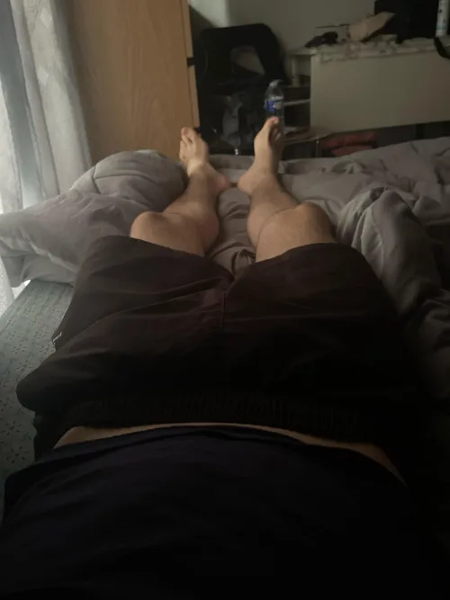 Who fills me in Paris 11th? A dom preferably who puts me at his feet