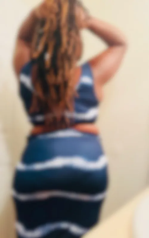 Body, curves, mental stimulation, beauty and so much more add to your list of reasons WHY 🤍