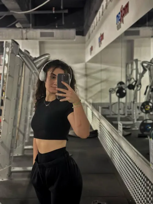 Do i look like im built for BBC 👄