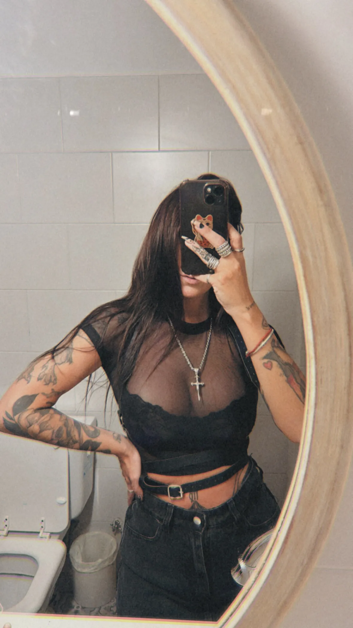 Stop scrolling and masturbate for me