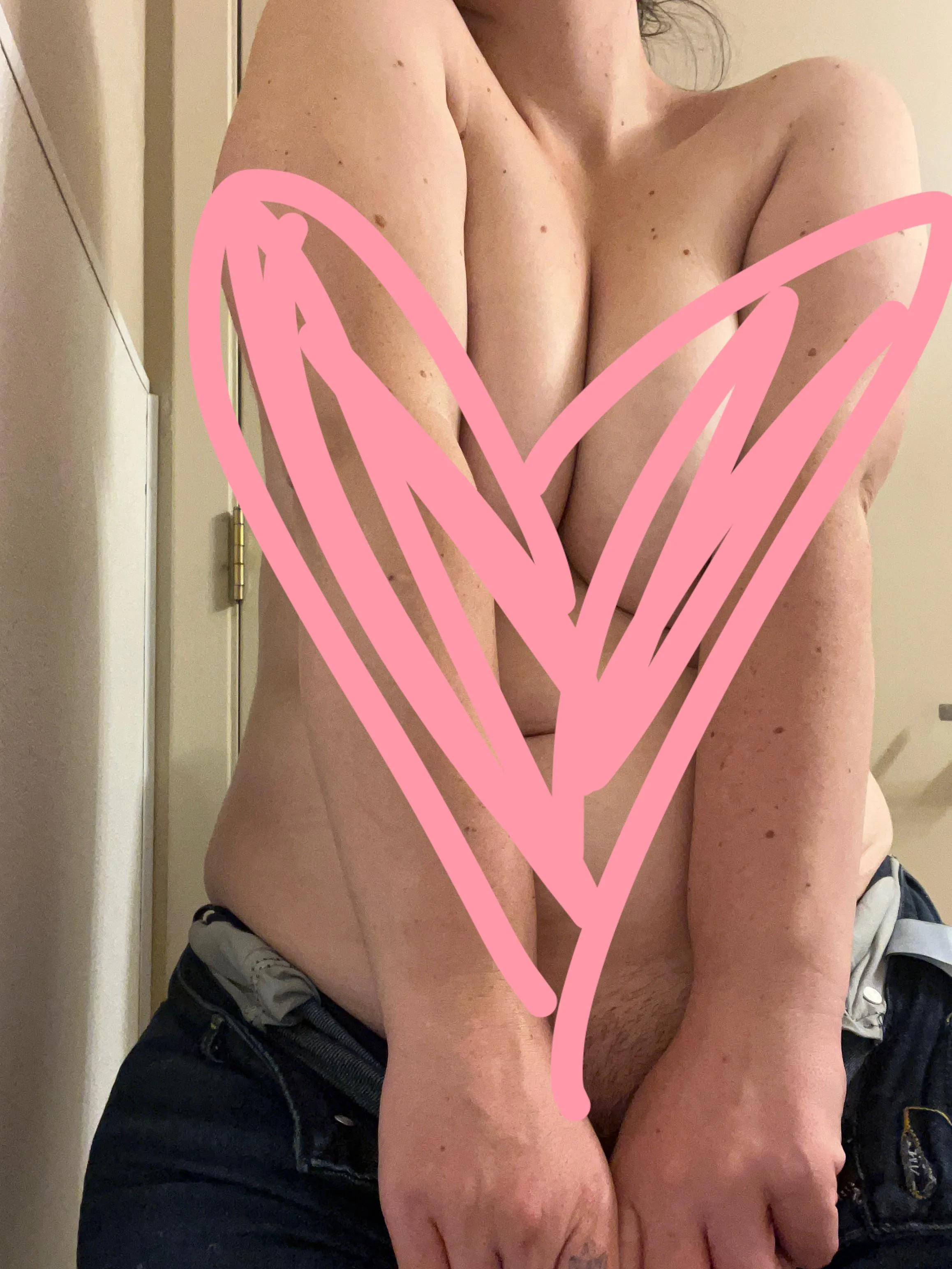 Cum play with me before my boss catches us