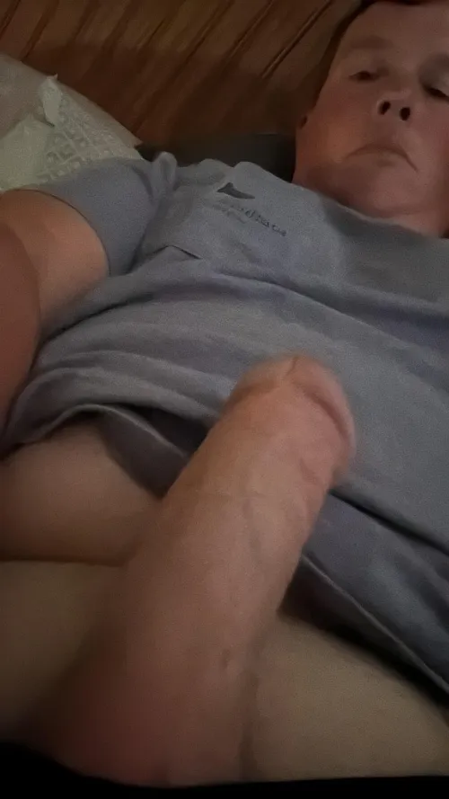 Love to watch women and I love to be watched.   I am going to blast a load very soon