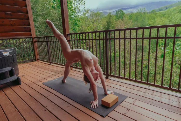 nothin like naked yoga with a view