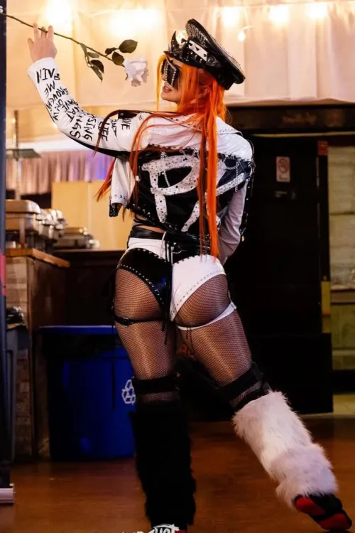 She knows her best angle