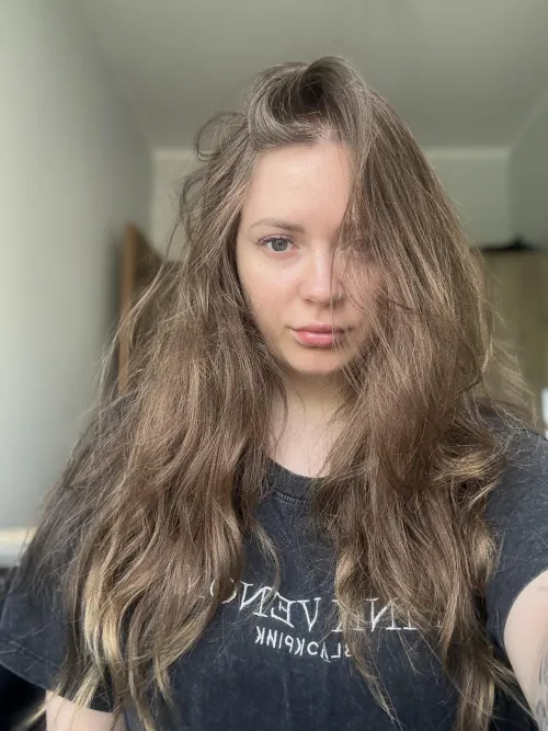 come get my nails done with me! you can watch that on a video chat ;3