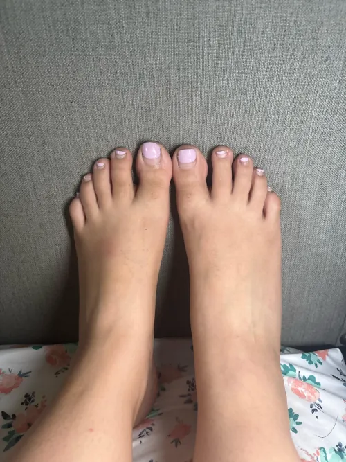 Do you want to suck on my toes ??